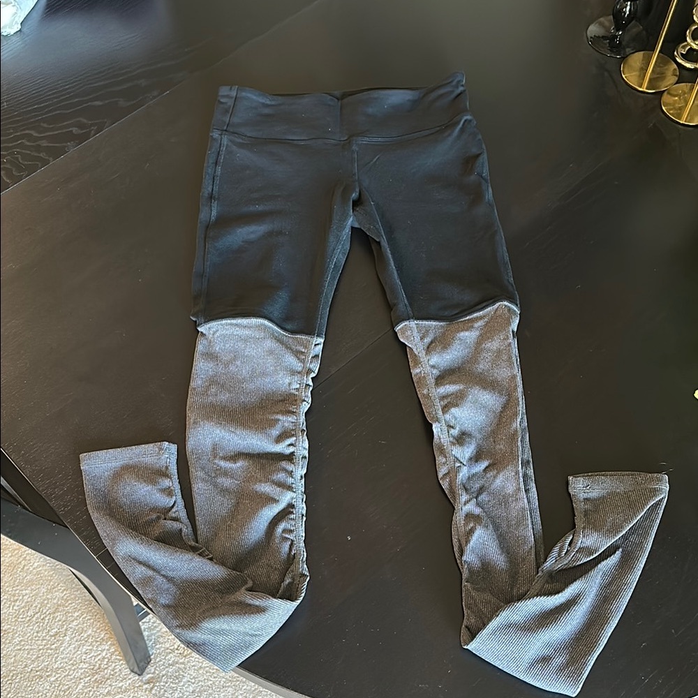 ALO Yoga Goddess Black and Grey Leggings